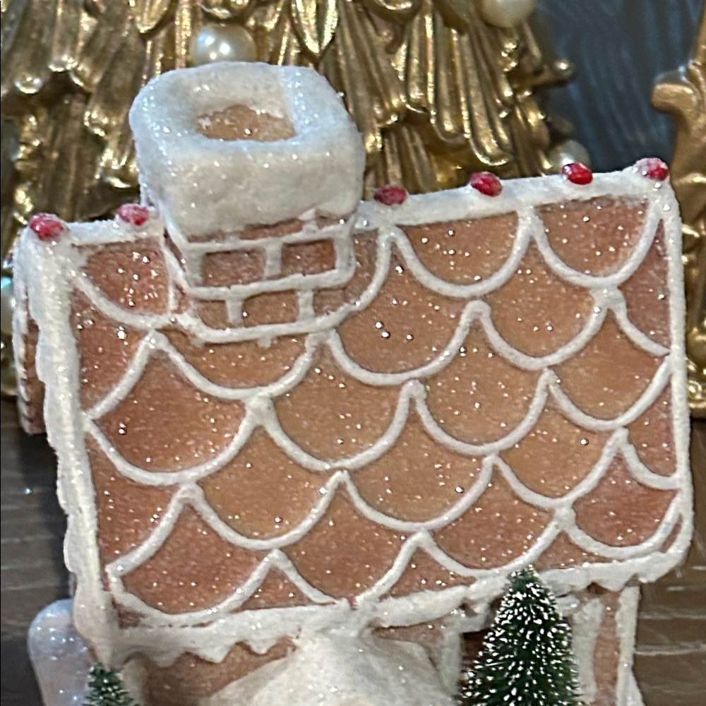 NEW! LIGHTED Christmas Holiday Gingerbread Cottage House - Picture 4 of 12